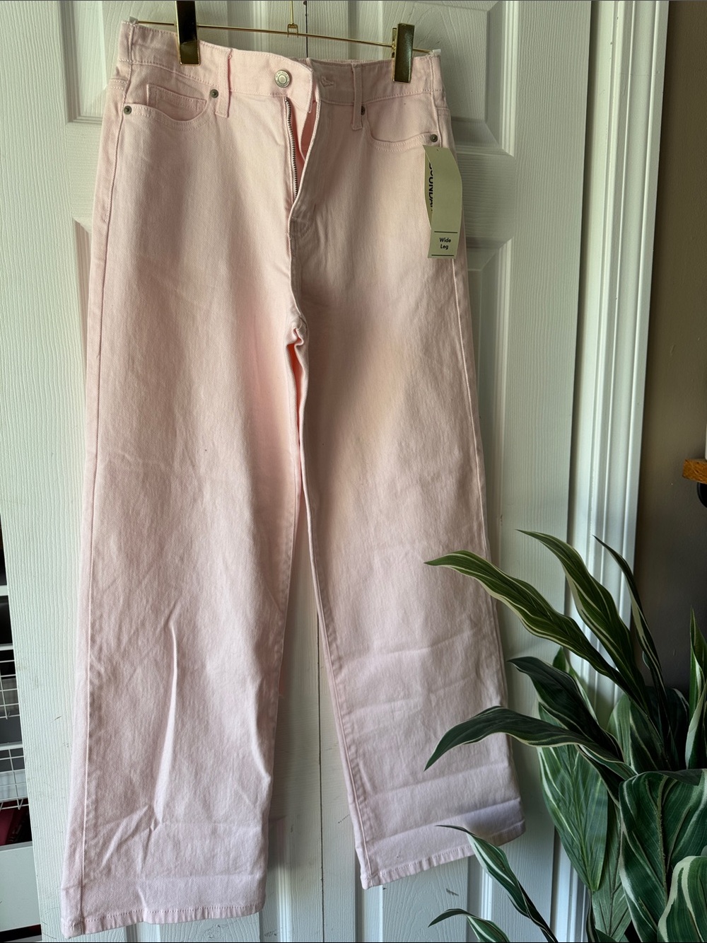 No Boundaries Light Pink Wide Leg Jeans